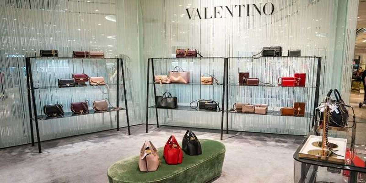 Valentino Sneakers it is to make lasting marks on it