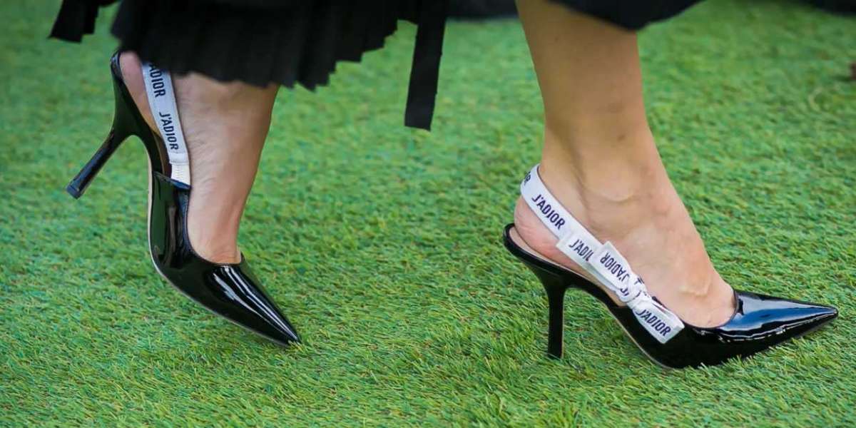 The founder Dior Shoes also flexed her purse