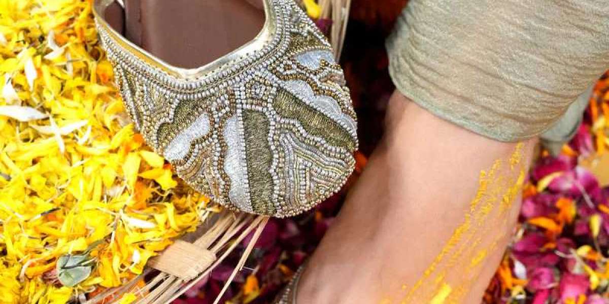 Why Handmade and Shell Jewellery Are Making a Comeback