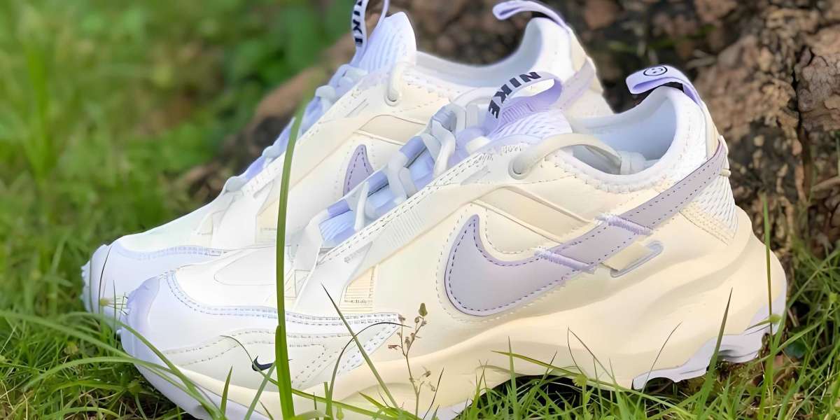 Nike TC7900正品攻略：從官網購入到潮流穿搭