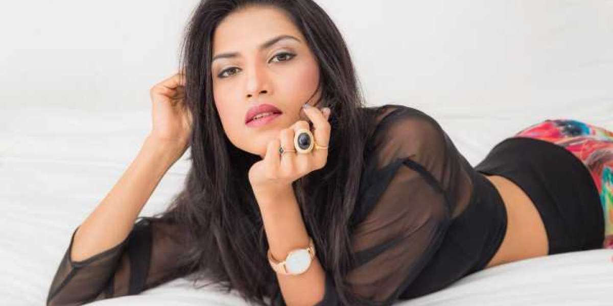 Independent Call Girls In Rajiv Chowk (9899938813) Escort ...