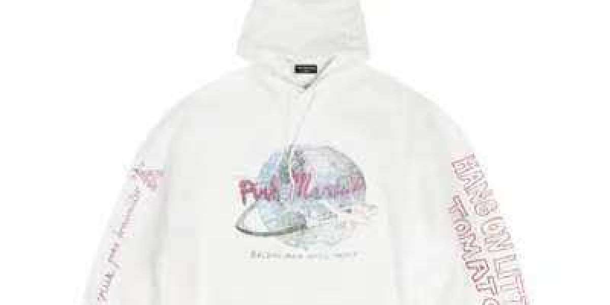 巴黎世家上衣必備推薦｜Balenciaga帽T穿搭術與售價指南