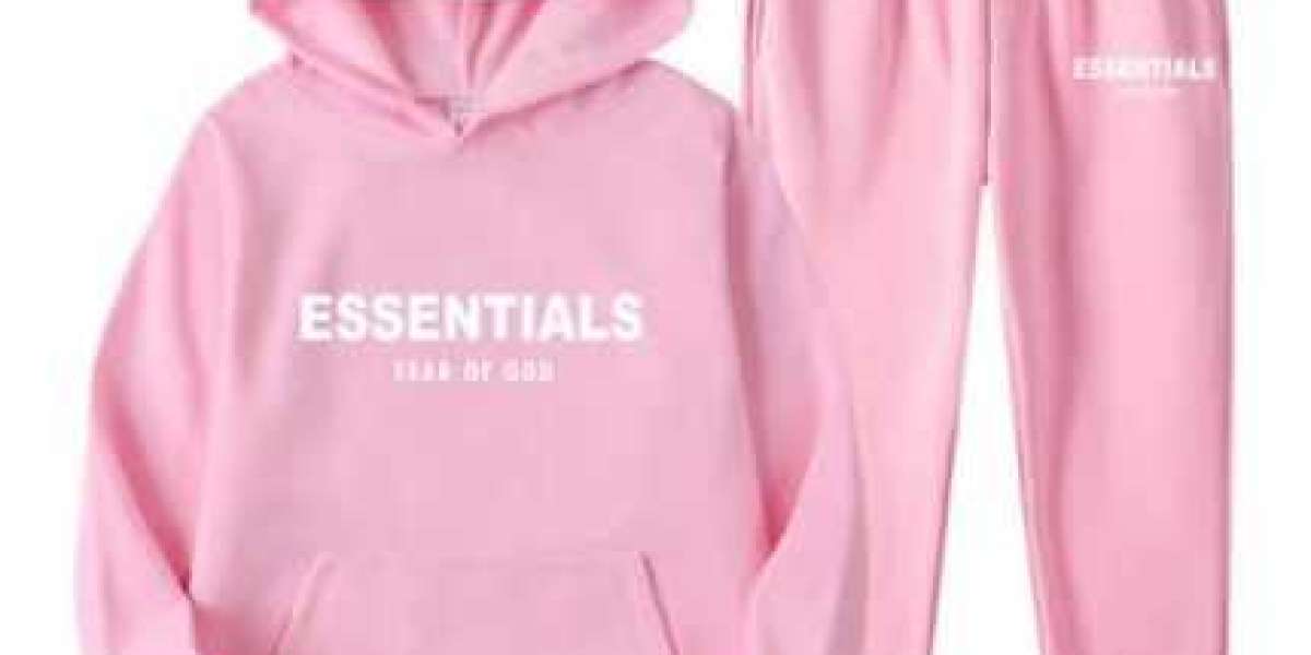Essentials Hoodie - Refined Comfort for City Life