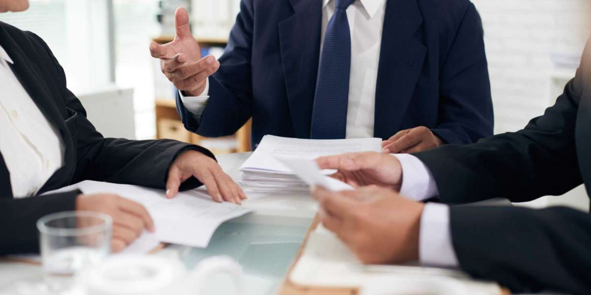 Legal Counsel Job in the UK: Your Roadmap to an In-House Legal Career