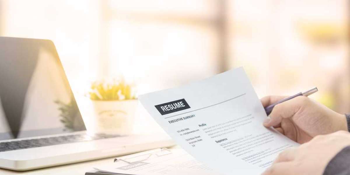 Writing a Resume: Top Tips For Adding Ongoing Qualifications in your CV!