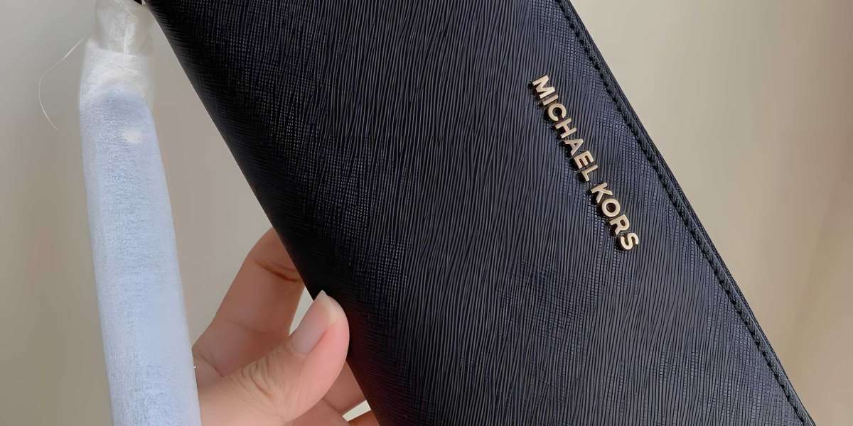 Michael Kors 皮夾推薦｜MK短夾、長夾與台灣門市熱門錢包款式一覽