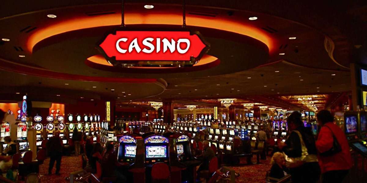 The Rise of Live Dealer Games: Bridging the Gap Between Land-based and Online Casinos