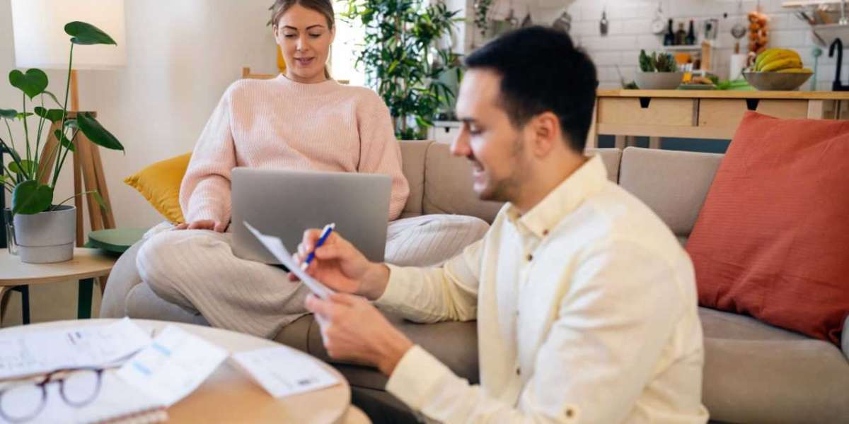 How Immigration Solicitors Can Simplify Your Spouse Visa Extension