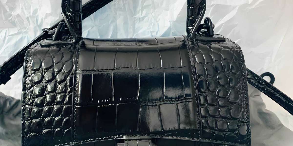 BALENCIAGA官網熱門包款推薦：托特包、相機包、腰包一次看｜巴黎世家原版皮質精選