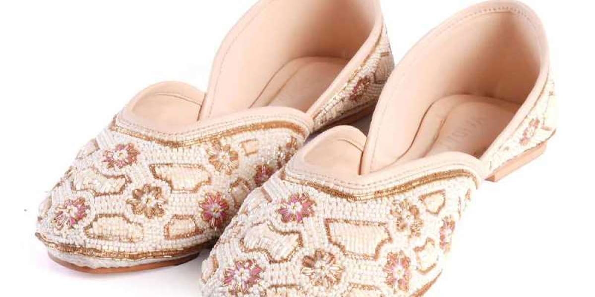 Juti for Women: Tradition, Fashion, and Everyday Utility