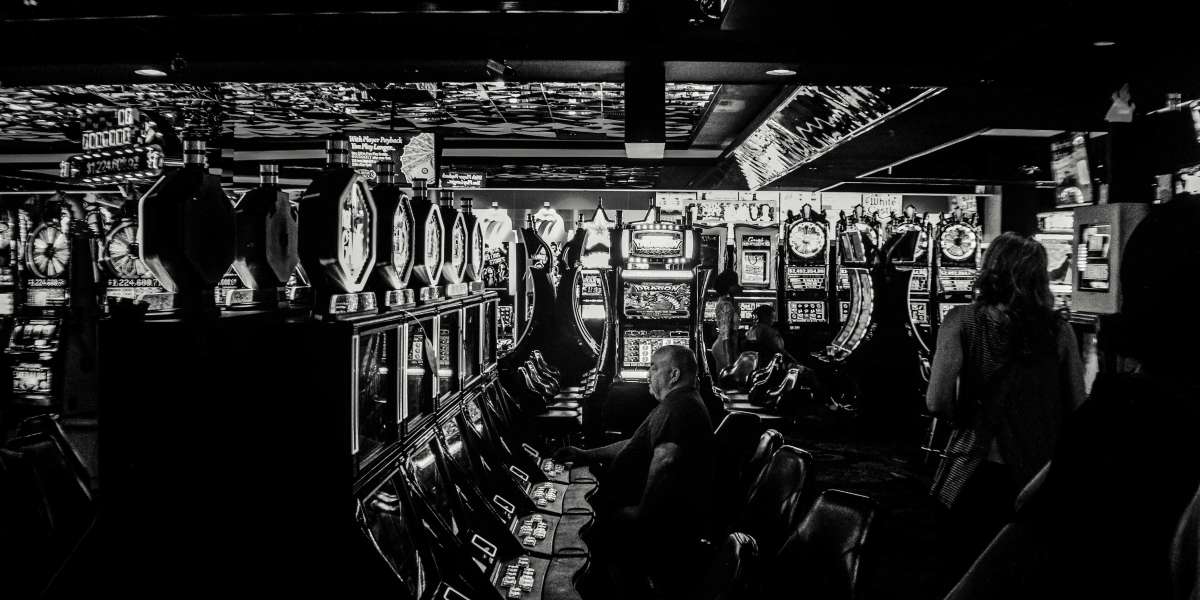 Responsible Gambling in the Digital Age: Tools, Techniques, and Regulations for Safer Online Play in 2025