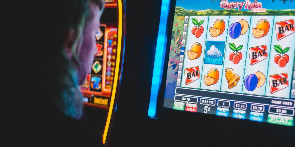 Analyzing Player Behavior: How Data Analytics is Shaping Online Casino Strategies in 2025