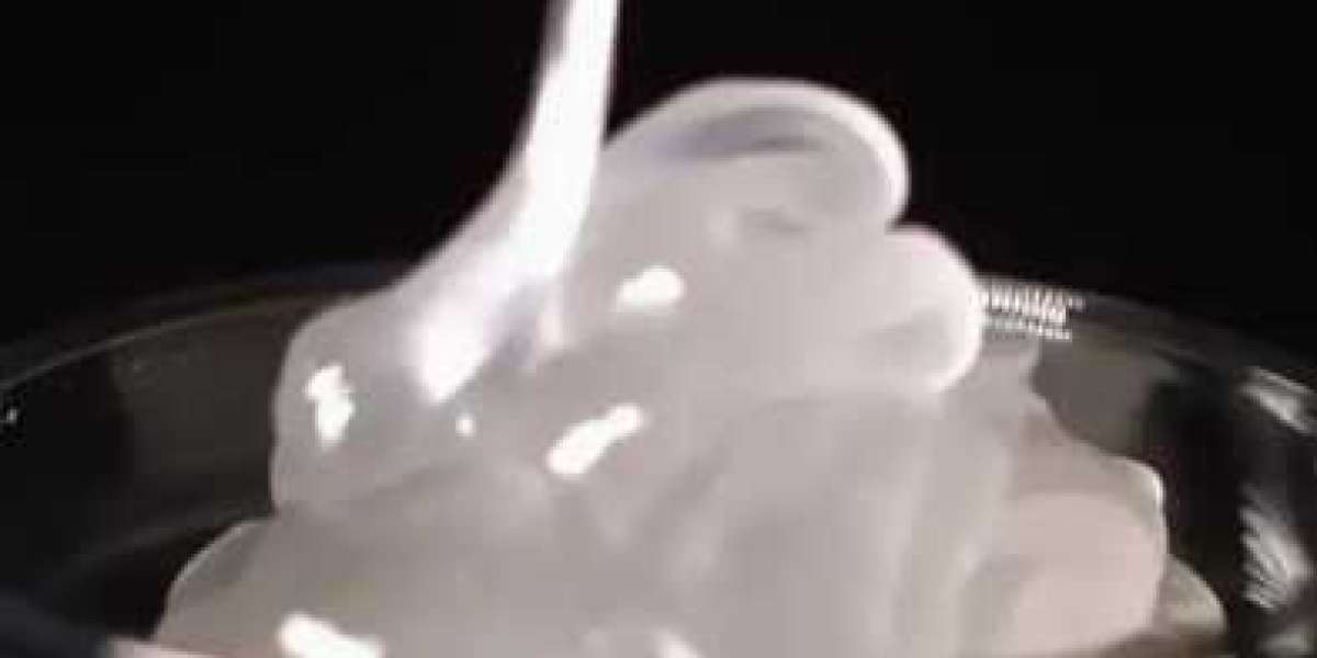 Can the surfactant supplier sodium be adsorbed on the liquid surface?