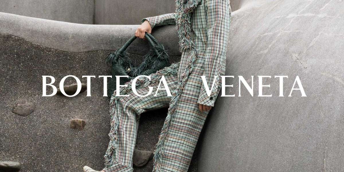 Bottega Veneta was more ubiquitous than the shirt