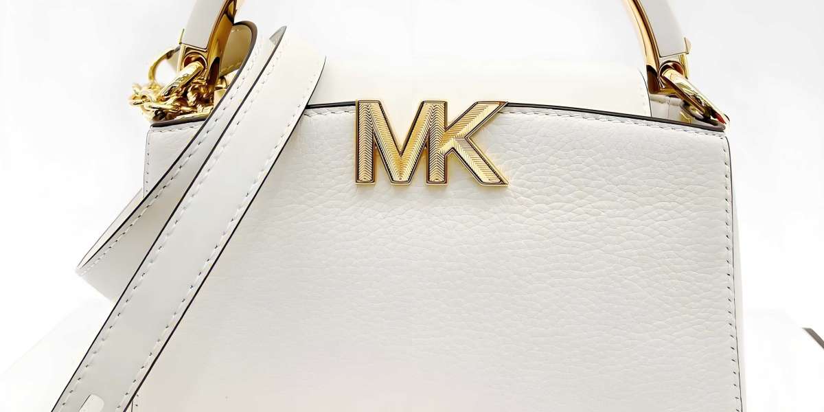 MK 手拿包、三合一手拿包與大手拿包解析
