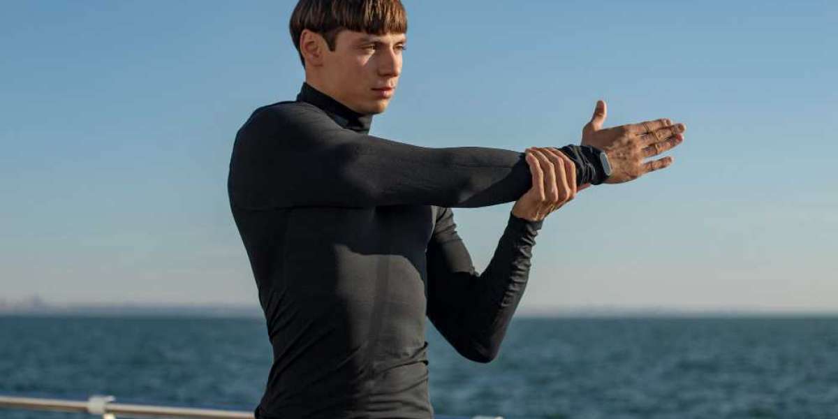 Rash Guard Shirt – Best Sun Protection and Comfort for Water Sports