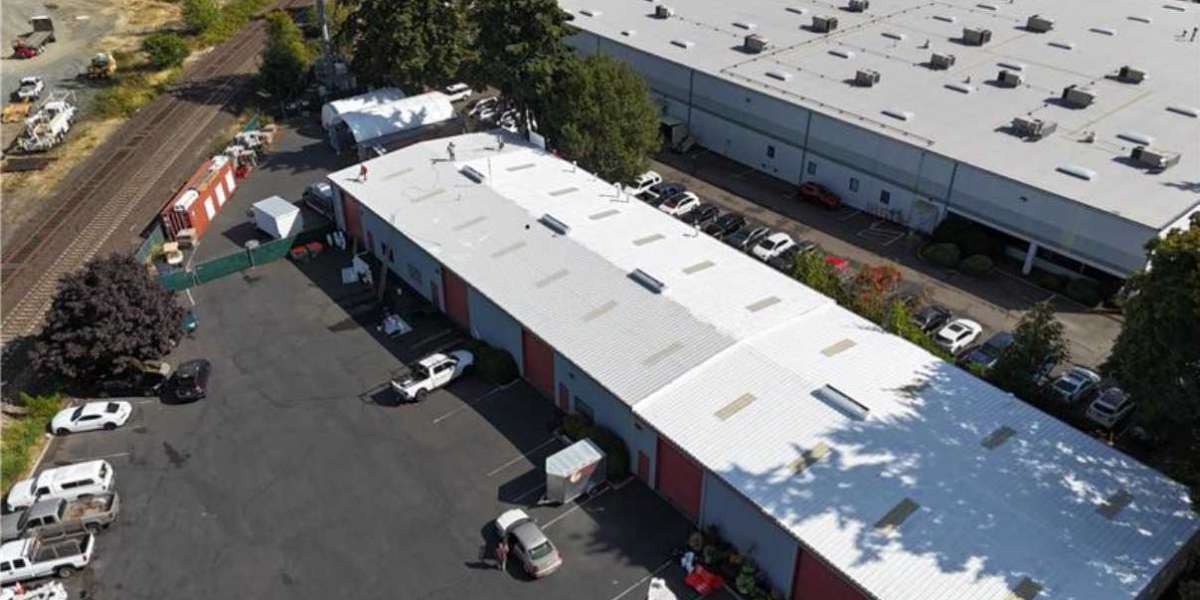 Reliable Roofing Services for Homes & Businesses in Clackamas