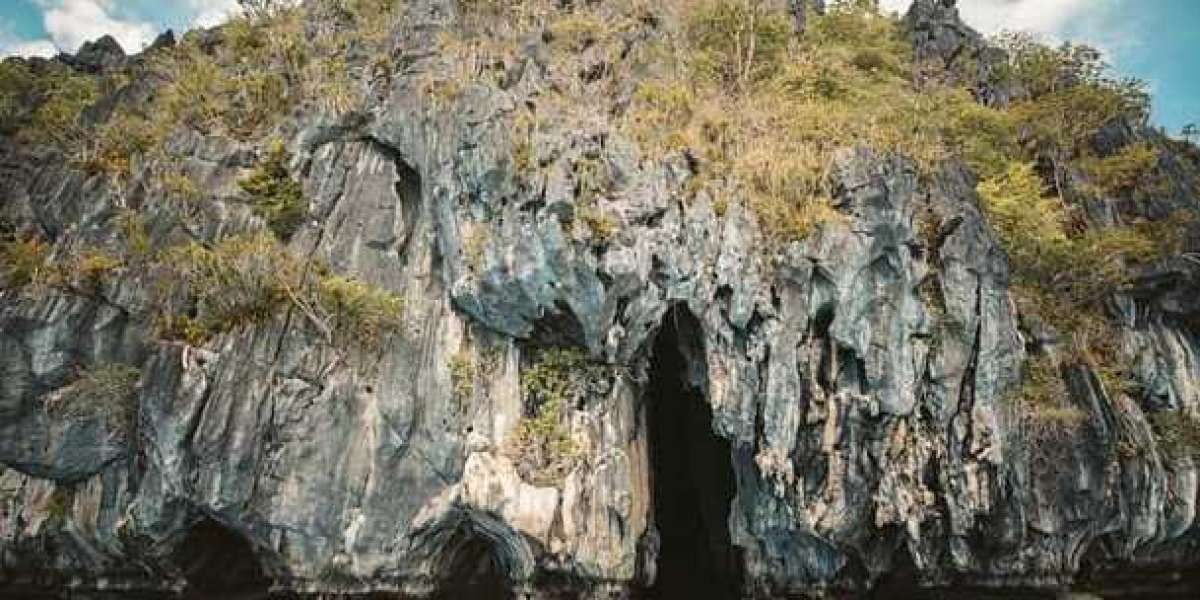 Boat Tours Balabac for the adventurous