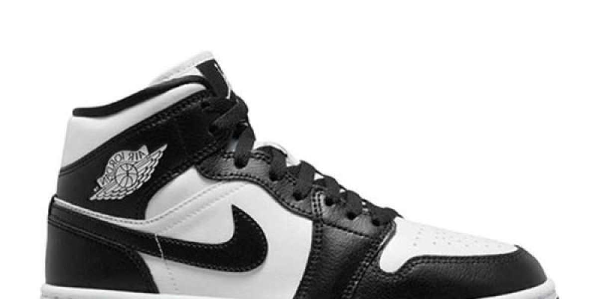 สนีกเกอร์สายสตรีทยอดนิยม