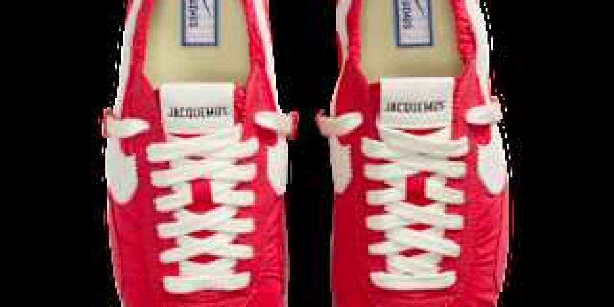 Nike Moon Shoe SP x Jacquemus限量發行，吸引潮流追隨者