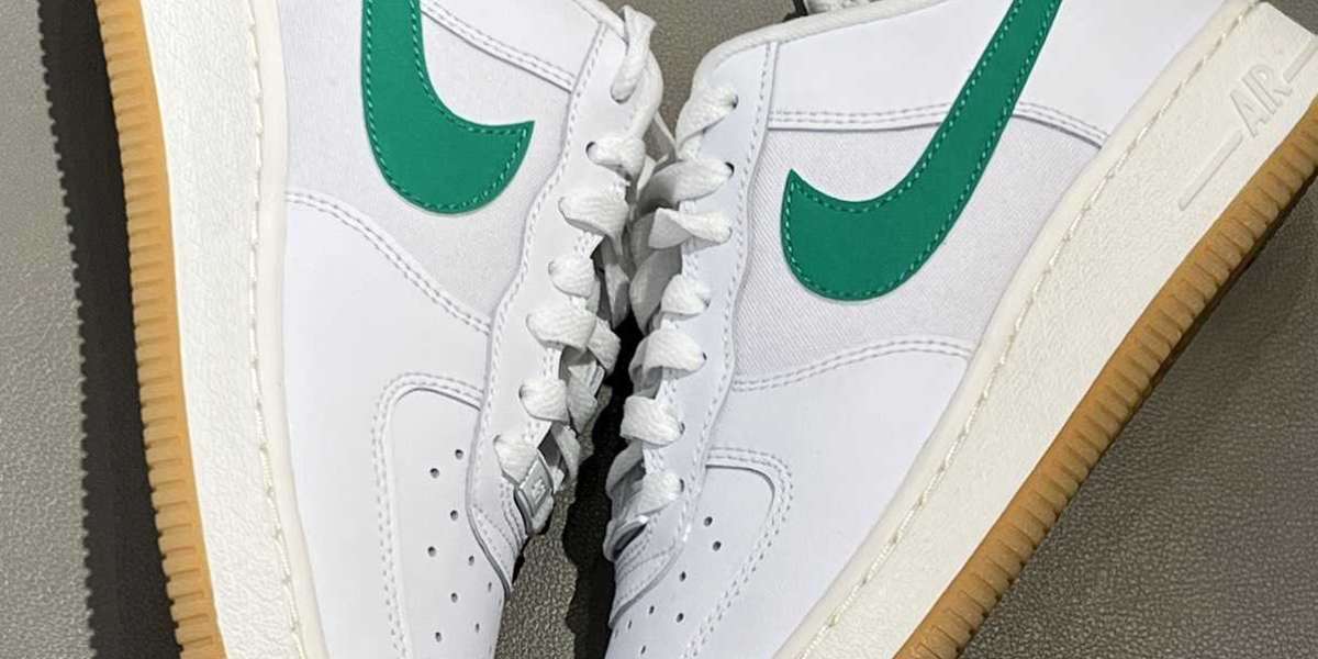 รองเท้า Nike และ adidas รุ่นยอดฮิต สไตล์สตรีทและสปอร์ต