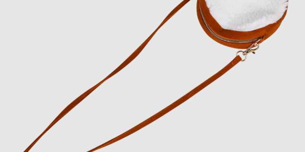 Can Small Crossbody Bag Fit Essentials Without Bulk?