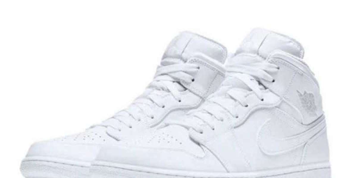 Nike และ Adidas รุ่นยอดนิยม รวมถึง