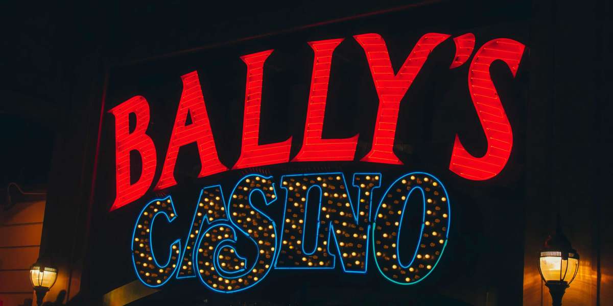 Raziskovanje kriptovalut kot plačilne metode v spletnih igralnicah: prednosti, izzivi in ​​prihodnji trendi za leto 2025